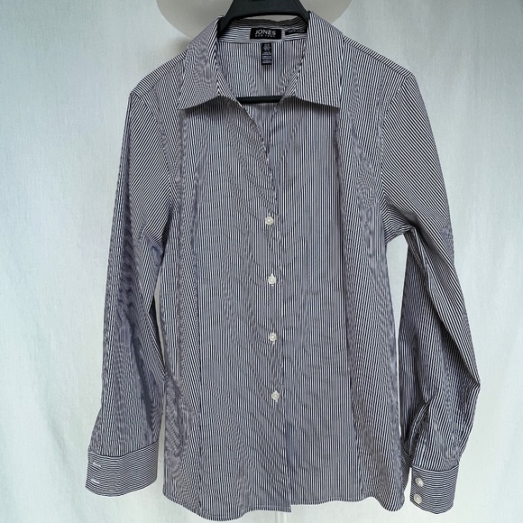 Jones New York (M) 100% cotton, no-iron, button-up shirt, perfect condition. - Picture 12 of 12